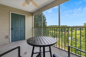 Spring Creek Escape - Balcony with Views