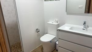 Acogedora casa familiar de 4 habitaciones y gran terraza a metros de la playa