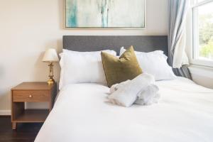 King Bed & Fenced Yard - Floyds Freedom- Book Now!