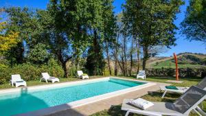 Luce tra i Saggi 8 by Marche Holiday Villas