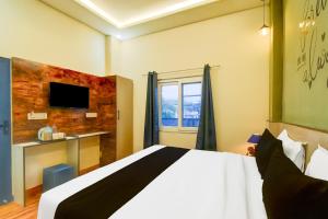 Hotel O Palm Inn Durgapura Railway Station