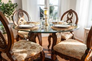 Quiet Retreat 10 Min to NYC Train & free Parking