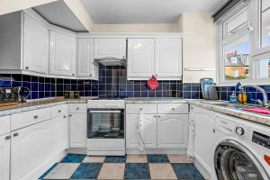 3 Bedrooms and SofaBed with Pool Table, Parking, Garden, WiFi, SmartTV - Pets Allowed