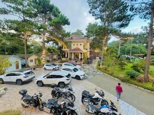 HeniSi Homestay Măng Đen Villa