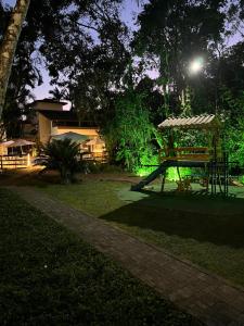 Apto com piscina aquecida em Riviera - Não aceita pet