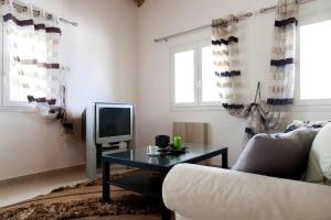 Melodia by Vintage Travel