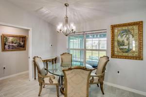 Snowbird Haven with Pet-Friendly Yard in Cape Coral!
