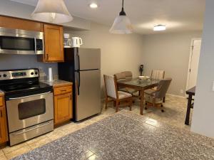 Browns Point Townhome with office