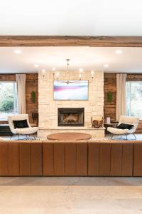 Adventure Barn - On HGTV Fixer to Fab -Access MTB