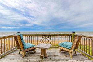 Prime Beachfront Private Gazebo Sleeps 14