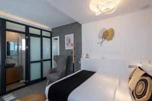 Mykonos Double Luxury Mini Suites-With External Hot spa Adults only