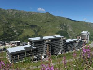 Studio rénové lumineux, skis aux pieds, balcon, 3 pers - FR-1-344-1007