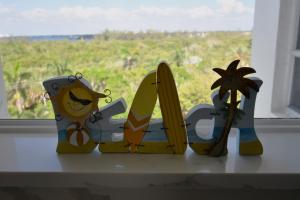 Lido Harbour Towers Lido Key & Private Beach!