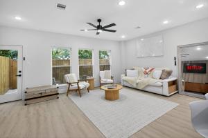 Luxury Home: Mins to NRG, Hobby Airport & Midtown