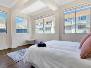 Cape Comfort - Central and Modern