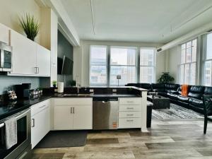 Luxurious Downtown Penthouse with Amazing Views