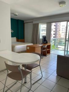 Praia do Canto Apart Hotel - Apto 405 - Varanda Lateral com Vista Mar