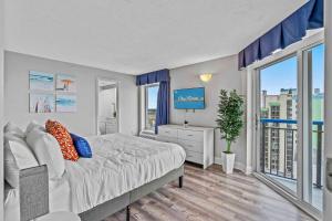 Deja View by StayMareni - Double Oceanfront Suite