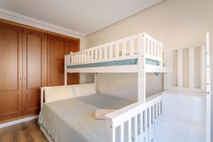 Maikran Seasonal Modern Townhouse Pool & BBQ