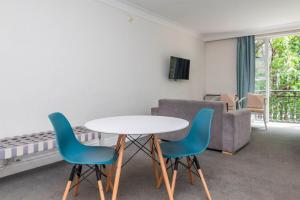 Stylish Retreat in Hollow on the Square