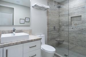 Splash in New Lazy RiverStay in Modern Luxury Encantame C-704