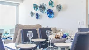 Perfect family 2 bedroom condo E1804 Encantame