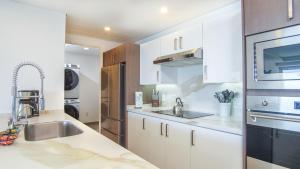 Perfect family 2 bedroom condo E1804 Encantame