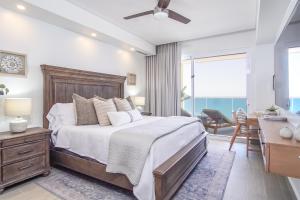 Amazing 2 bedroom Beach Front Condominium at Encantame E1102