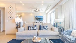 Waterfront Getaway 2 Bedroom Condo W704