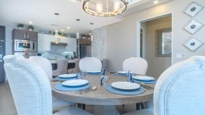 Waterfront Getaway 2 Bedroom Condo W704