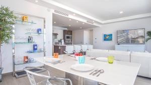 Breathtaking 2 bedroom condominium (E205)