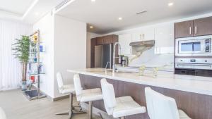 Breathtaking 2 bedroom condominium (E205)