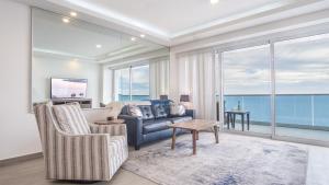 Splendid Waterfront 2 bedroom Velero 1804 Encantame Towers