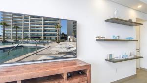 Splendid Waterfront 2 bedroom Velero 1804 Encantame Towers