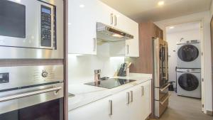 Splendid Waterfront 2 bedroom Velero 1804 Encantame Towers