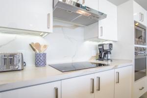 Confortable 2 bedroom condo Encantame Towers Verano 905