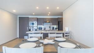 New & Amazing condo @ Encantame W604