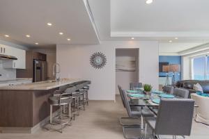 Splash in The New Lazy River and Sleep In Luxury Encantame C-1104