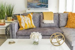 Gorgeous 2 bedroom condo Encantame Towers Velero 904