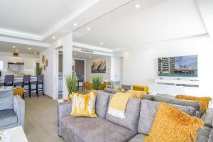 Gorgeous 2 bedroom condo Encantame Towers Velero 904