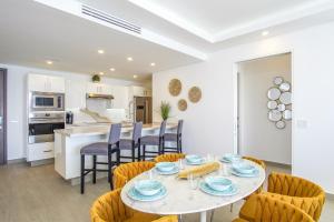 Gorgeous 2 bedroom condo Encantame Towers Velero 904