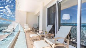 Panoramic water front deluxe condo Encantame Viento 605