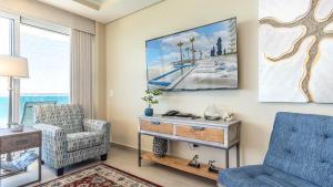 Panoramic water front deluxe condo Encantame Viento 605