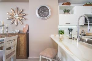 Stunning 1 bedroom condominium (Encantame Verano 1003)