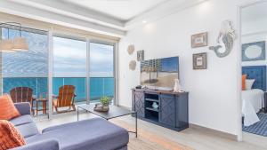 Lavish 1 bedroom Beach Front Condominium Encantame C-1403