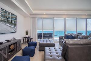 Family Paradise! Splash in The New Lazy River and Sleep In Luxury Encantame Velero 2101