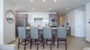 Luxury modern condo at Encantame Towers E1405