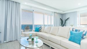 Impressive & beautiful 3 bedroom unit Ocean Front Encantame Velero-2301