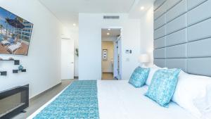 Impressive & beautiful 3 bedroom unit Ocean Front Encantame Velero-2301