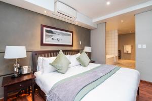 Hint of Luxury at Circa